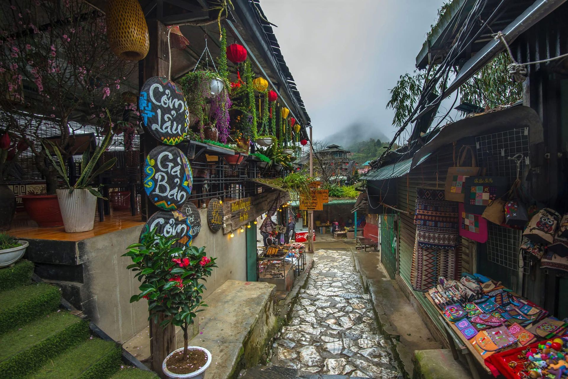 Visit Local Ethnic Villages Visit Local Ethnic Villages