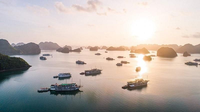 Explore Bai Tu Long Bay (The Less Touristy Alternative) Explore Bai Tu Long Bay (The Less Touristy Alternative)
