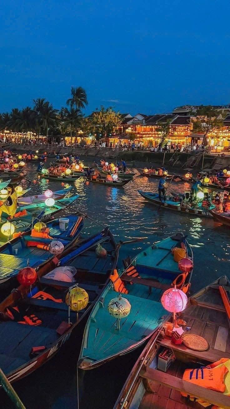 Take a Lantern Boat Ride on Thu Bon River Take a Lantern Boat Ride on Thu Bon River