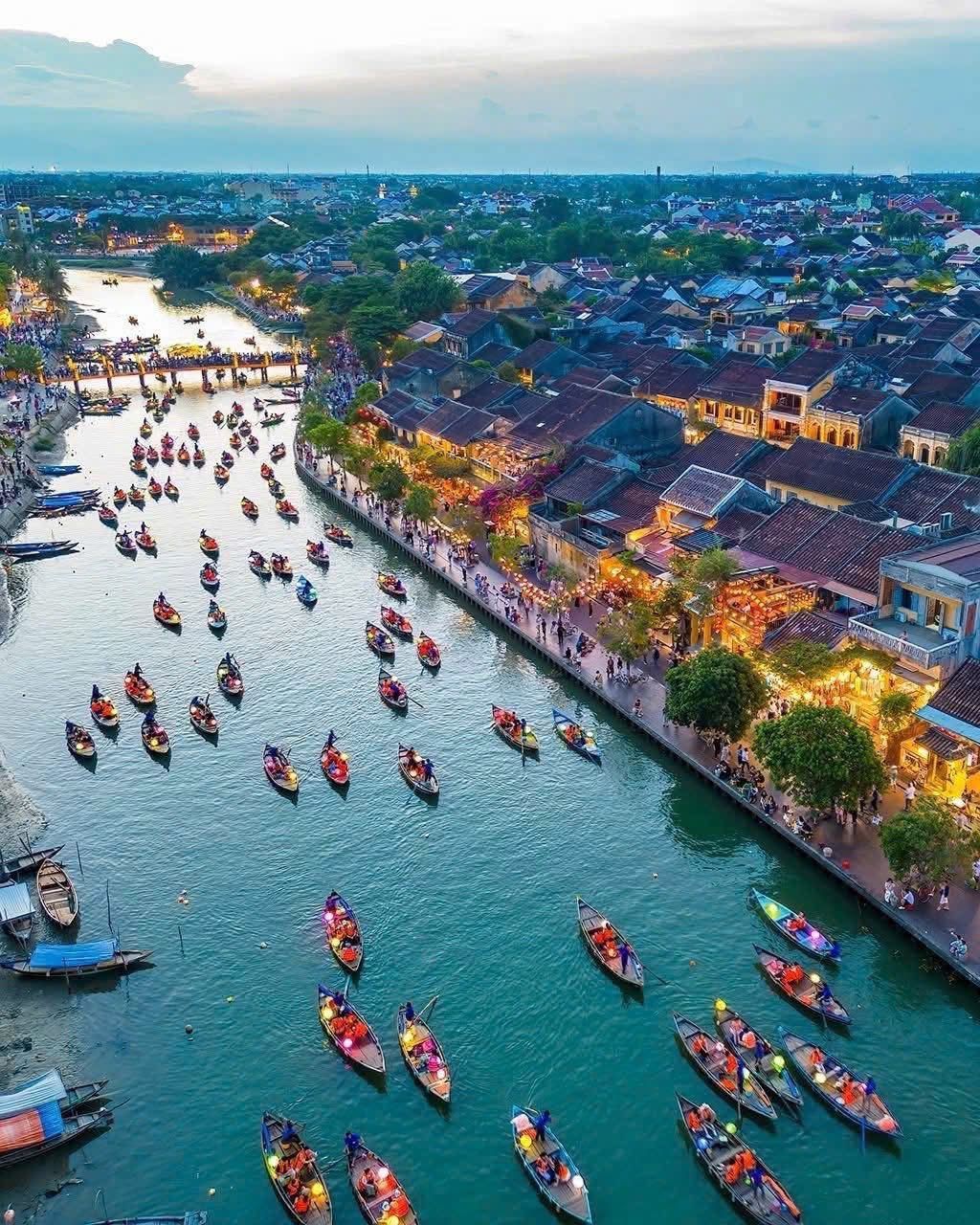 Explore Hoi An Ancient Town (UNESCO Heritage) Explore Hoi An Ancient Town (UNESCO Heritage)