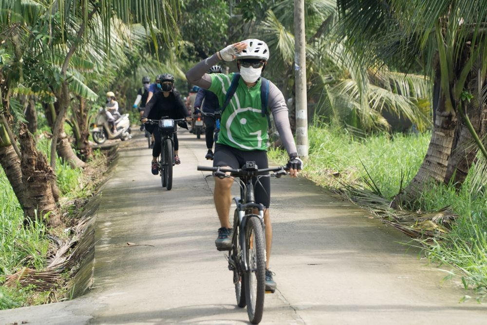 Cycle Through Coconut Groves and Fruit Orchards