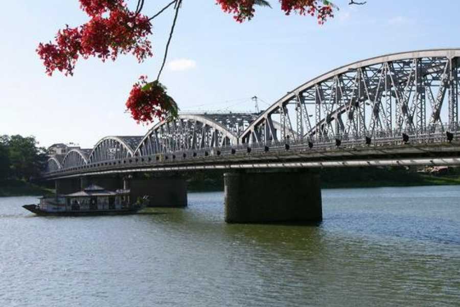 Top 10 Must-Visit Destinations in Vietnam – A Complete Travel Guide Top 10 Must-Visit Destinations in Vietnam – A Complete Travel Guide