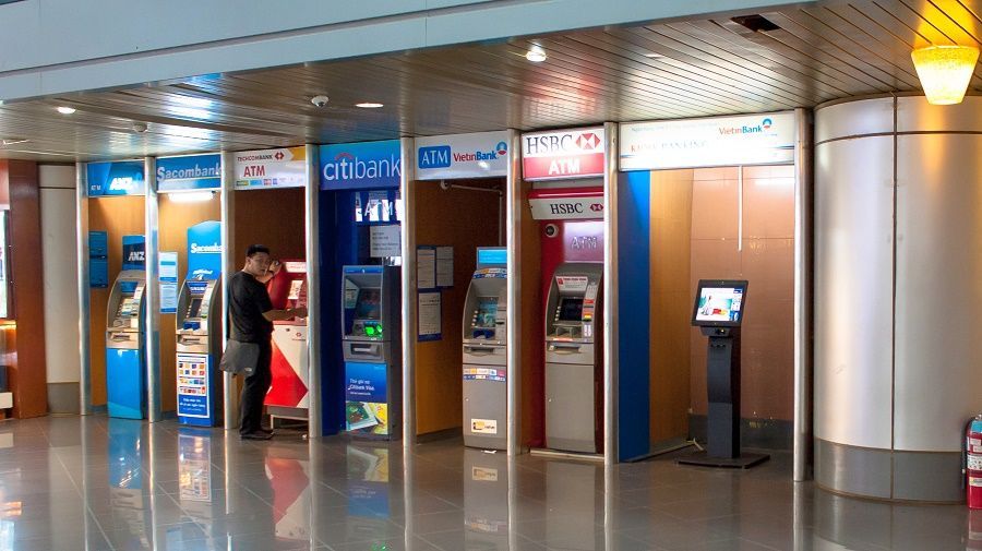 Exchanging Money and Finding ATMs