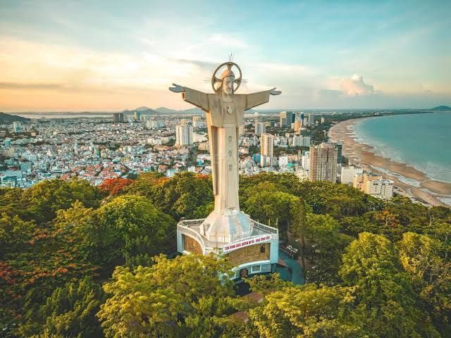 Climb to Christ of Vung Tau