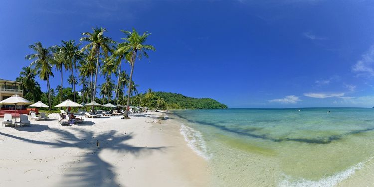 Quiet white-sand Doc Let Beach in Khanh Hoa province