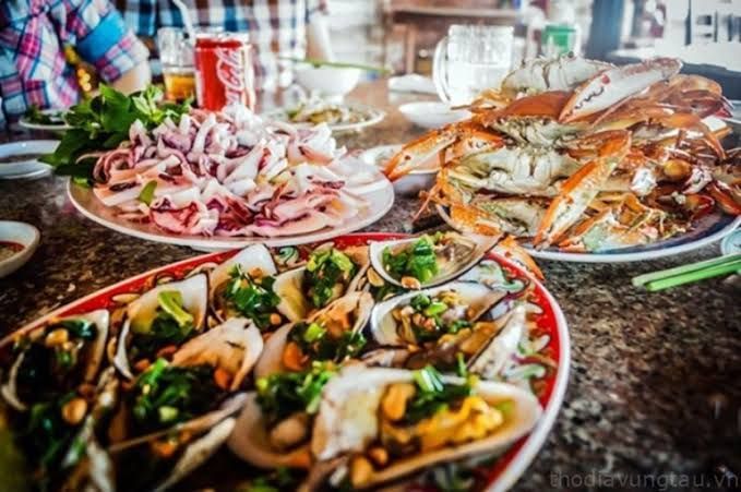 Explore Local Seafood Culture