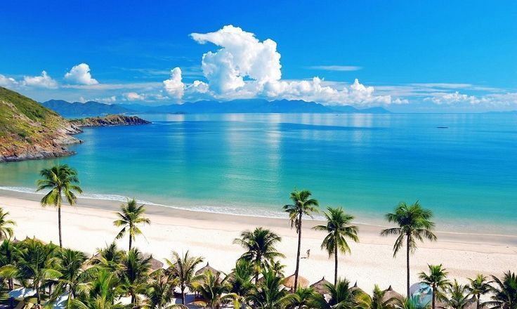 My Khe Beach in Da Nang during sunrise with calm waves