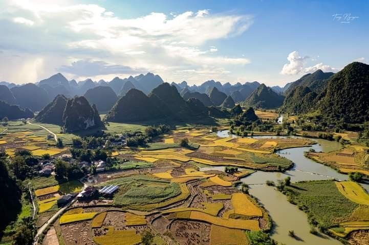 Travel Through Phong Nam Valley