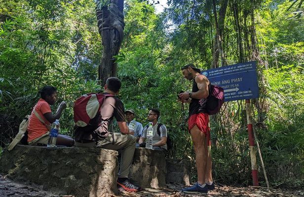 Trek in Cat Ba National Park