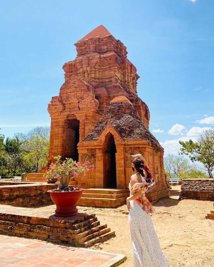Visit Po Shanu Cham Towers