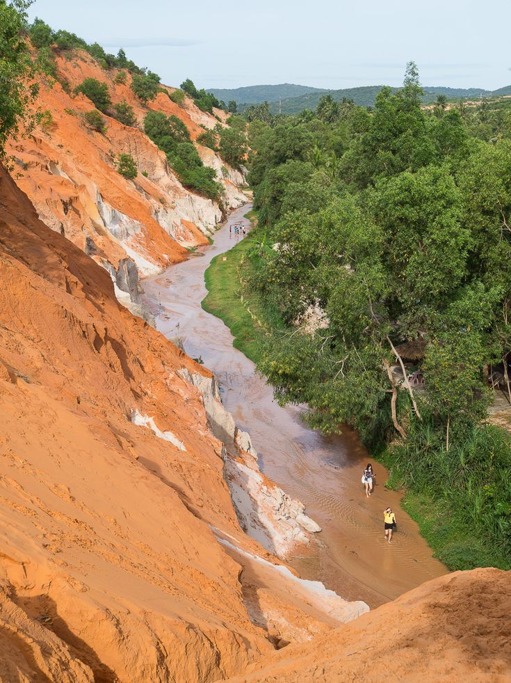 Walk Through Fairy Stream (Suoi Tien)