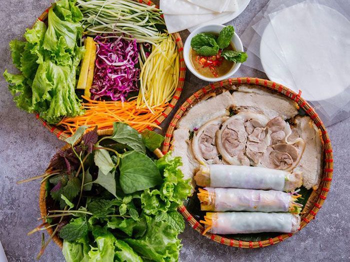 Pork and Rice Paper Rolls