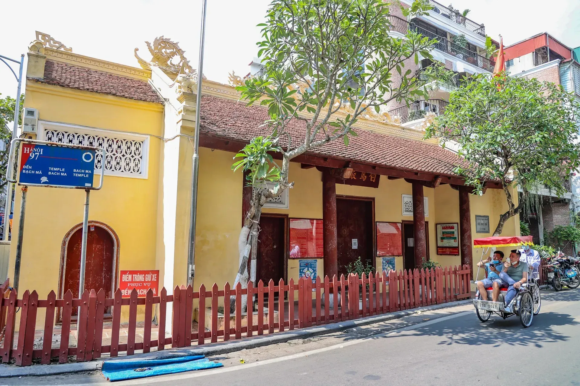 bach ma temple