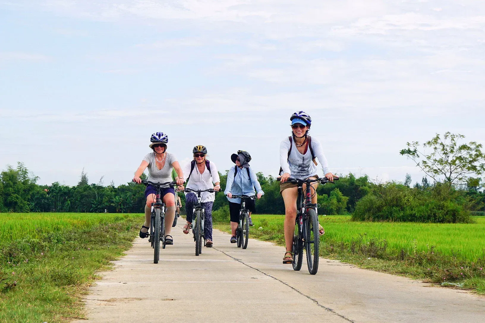 Cycle Through The Countryside To Tra Que Village Cycle Through The Countryside To Tra Que Village