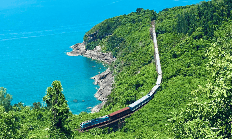 Drive the Hai Van Pass Drive the Hai Van Pass