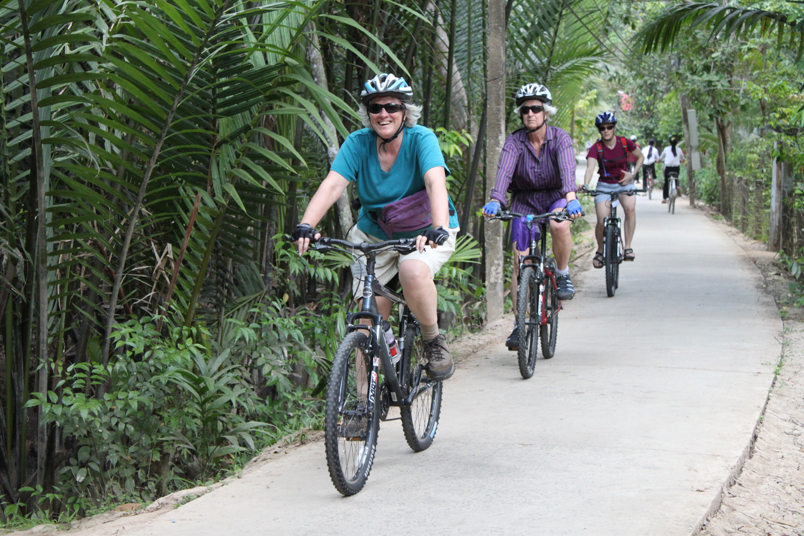 Cycling from Hoi An to Da Nang on scenic route
