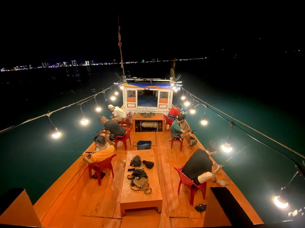 Try Squid Fishing at Night Try Squid Fishing at Night