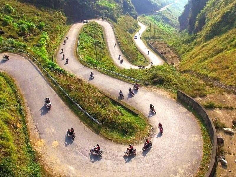 Ride Through Ma Pi Leng Pass