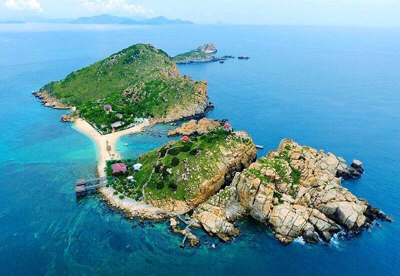 Go Island Hopping — But Avoid the Party Tours