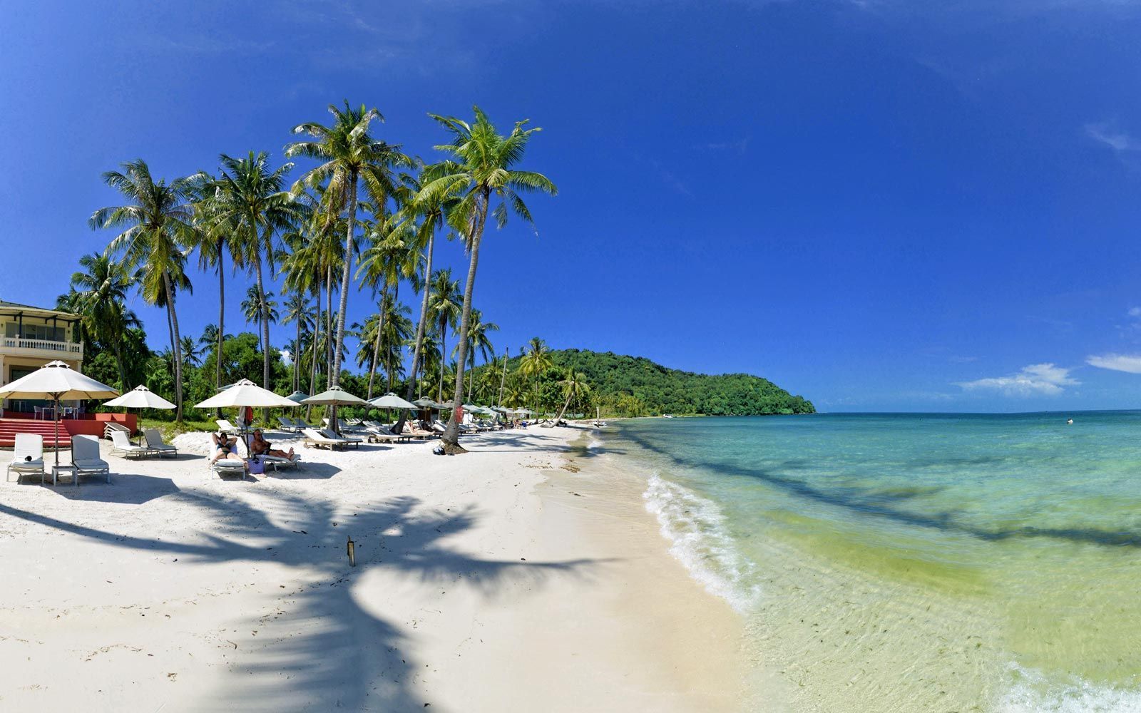 Star Beach (Bai Sao) in Phu Quoc with white sand and clear sea
