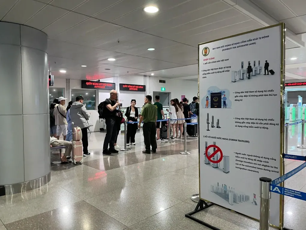 Immigration, Visa on Arrival & Baggage Claim