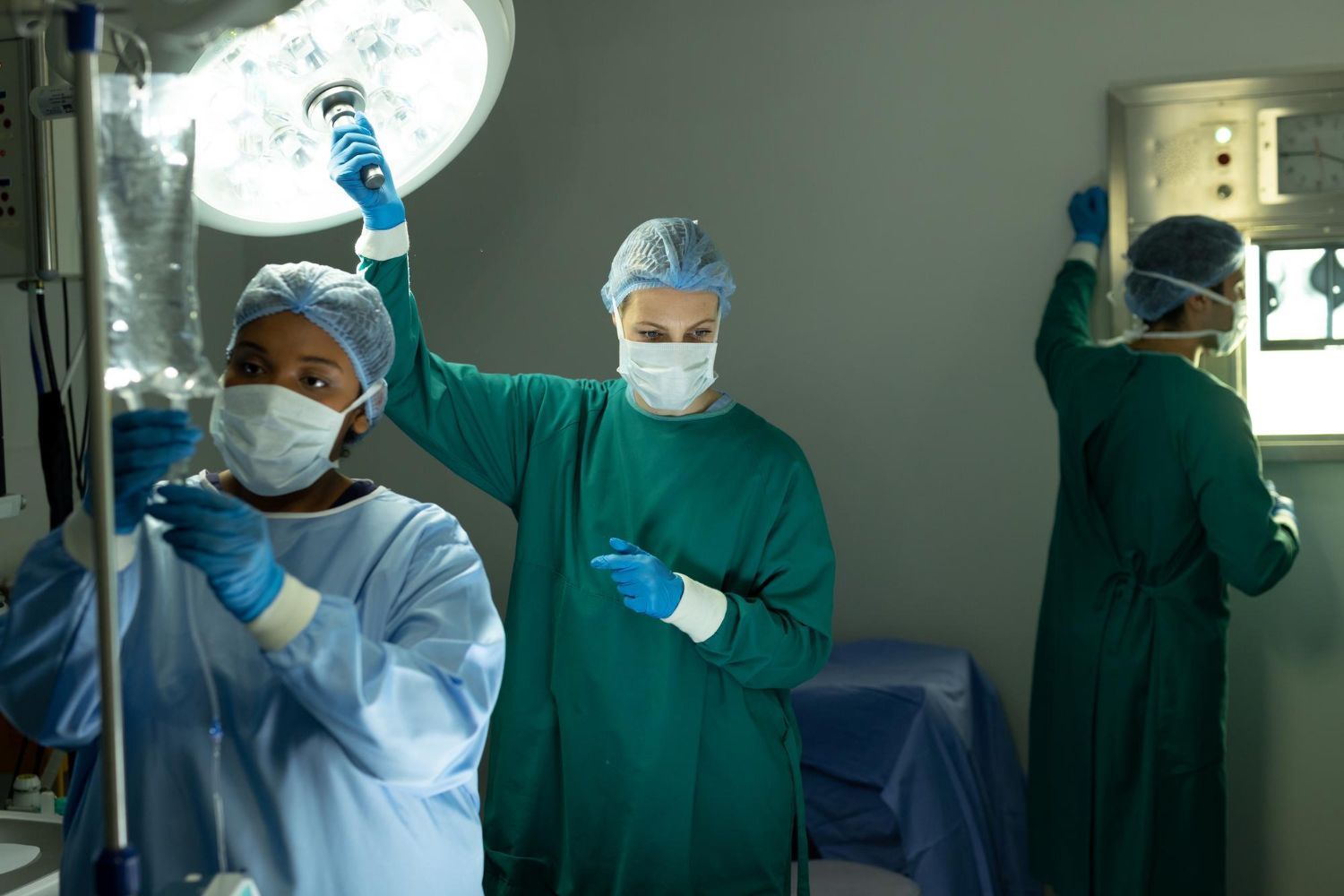 theatre nurses for patient recovery