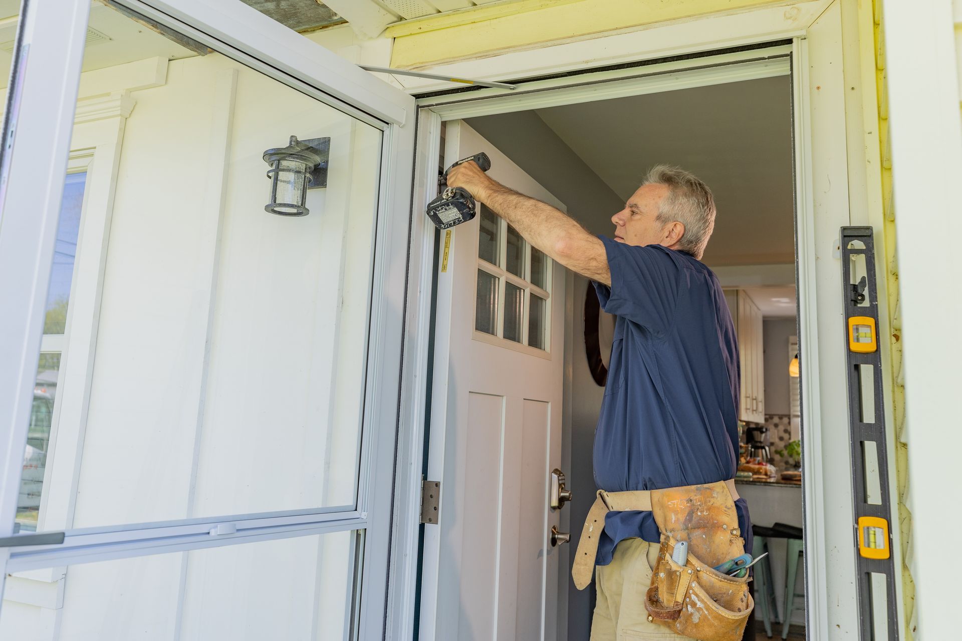 Repairing entrance house door