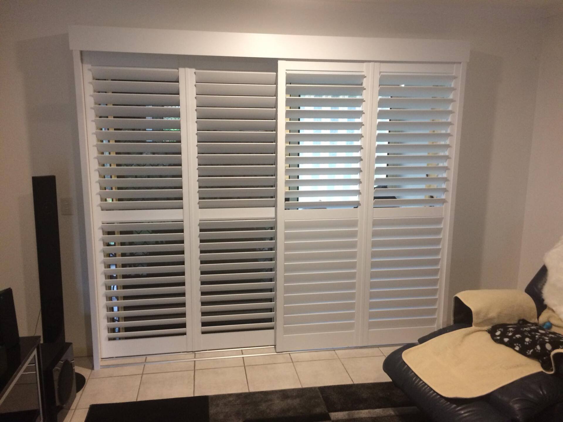 Glass with stainless Window