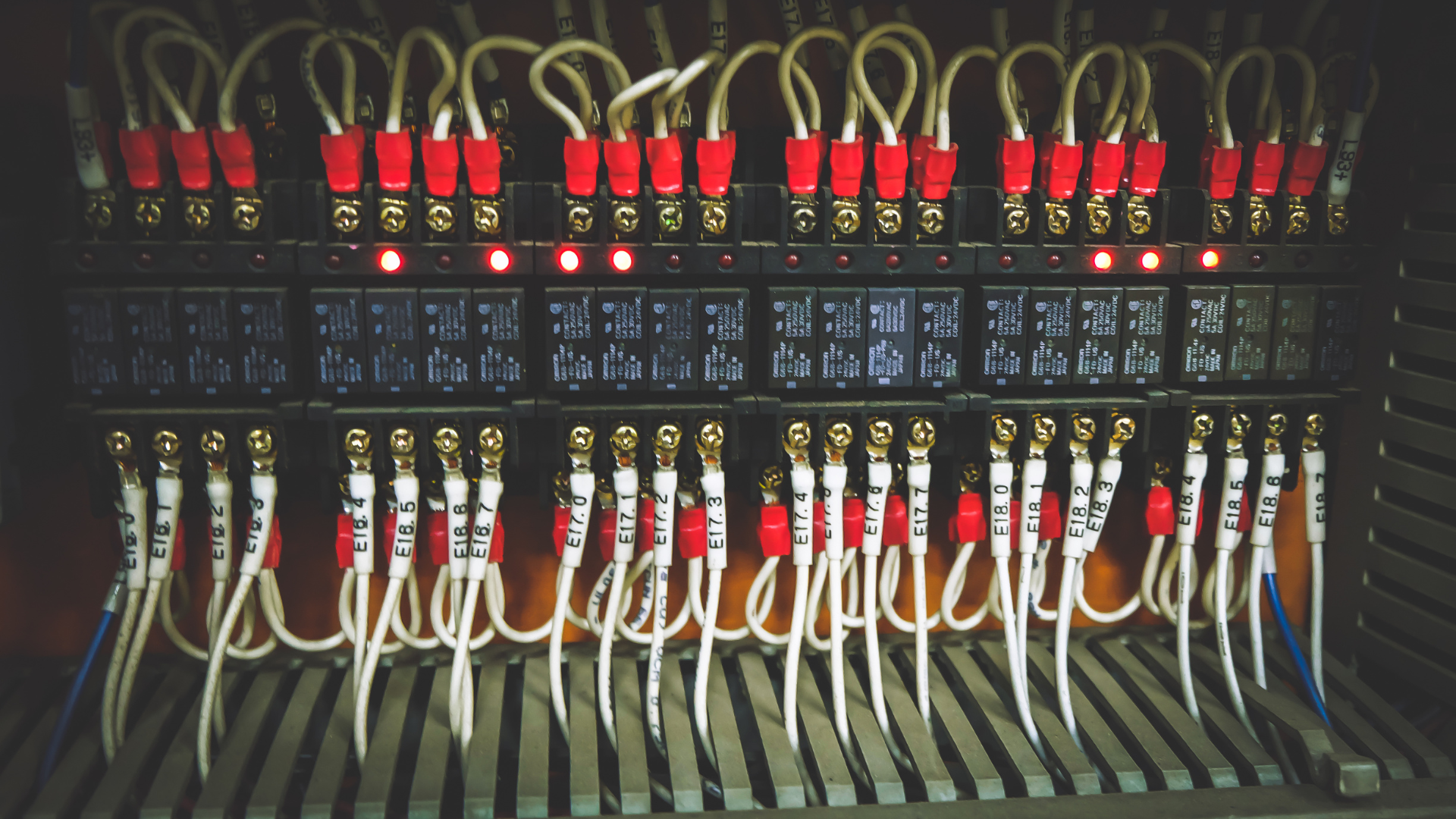 A bunch of wires are connected to each other