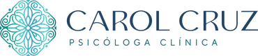 Logotipo para Carol Cruz, psic&oacute;loga cl&iacute;nica, apresentando seu nome e profiss&atilde;o com um design ornamental.