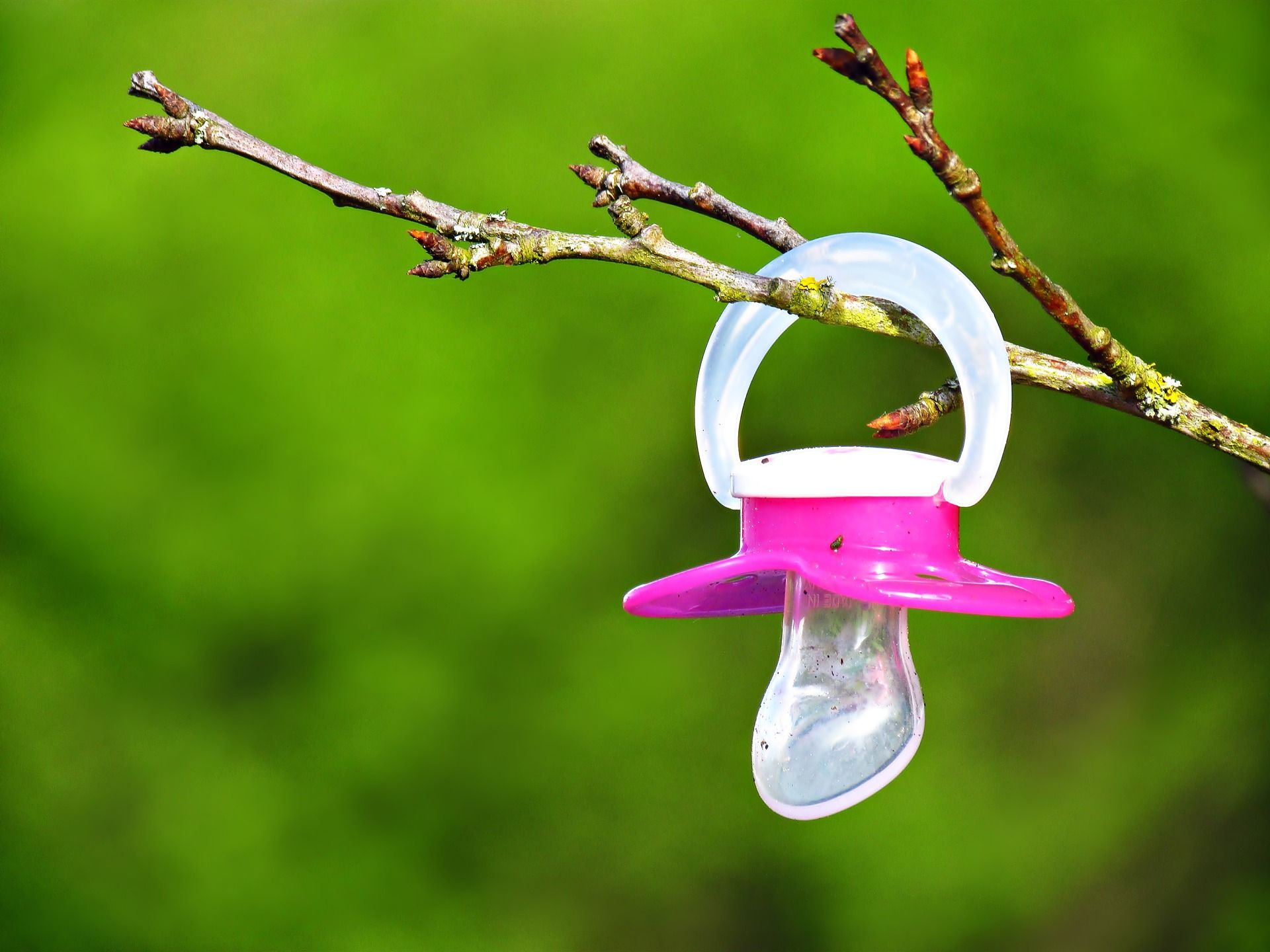 does a pacifier cause a gap in teeth
