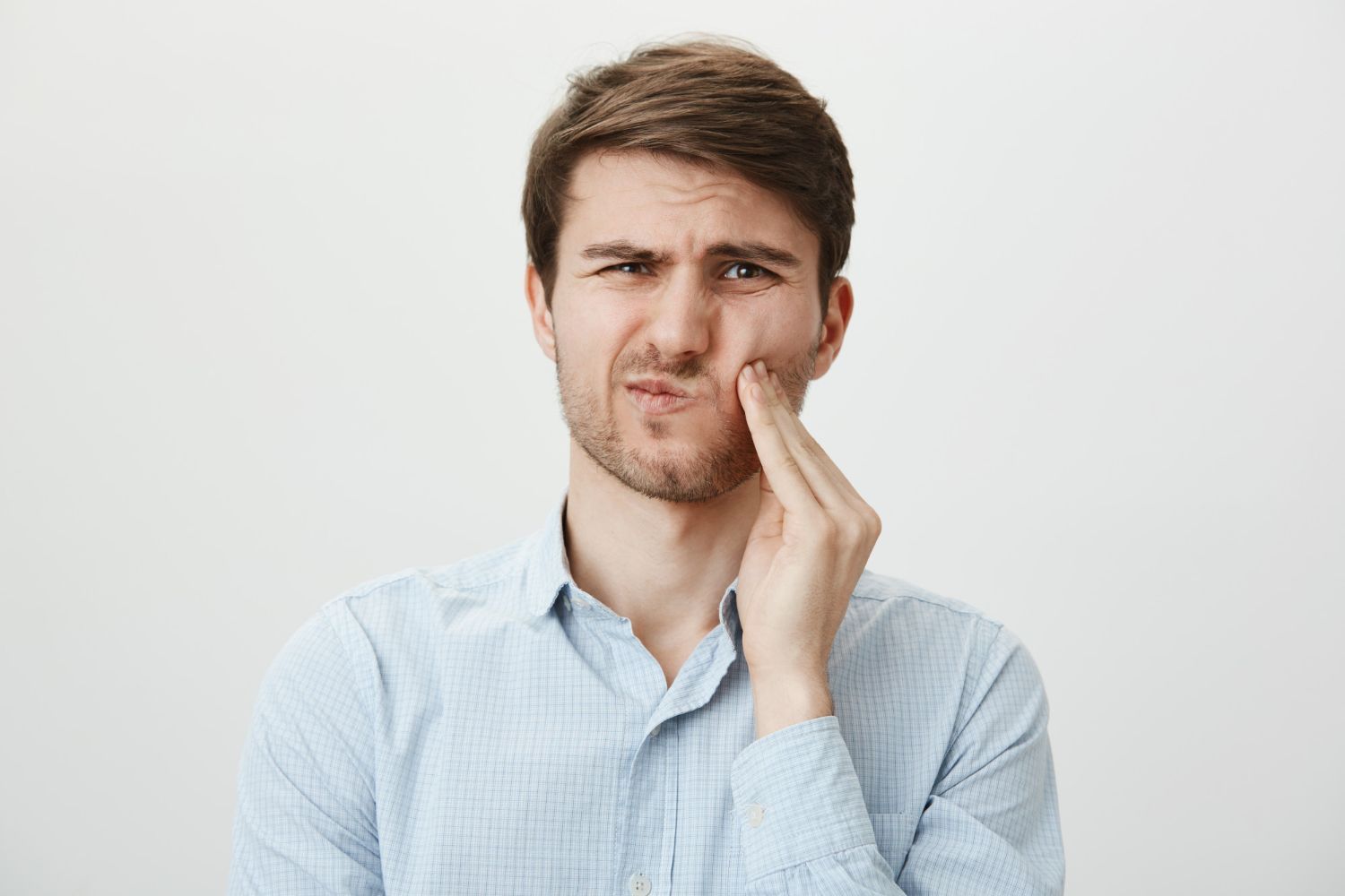 retainers vs braces treatment for a broken tooth