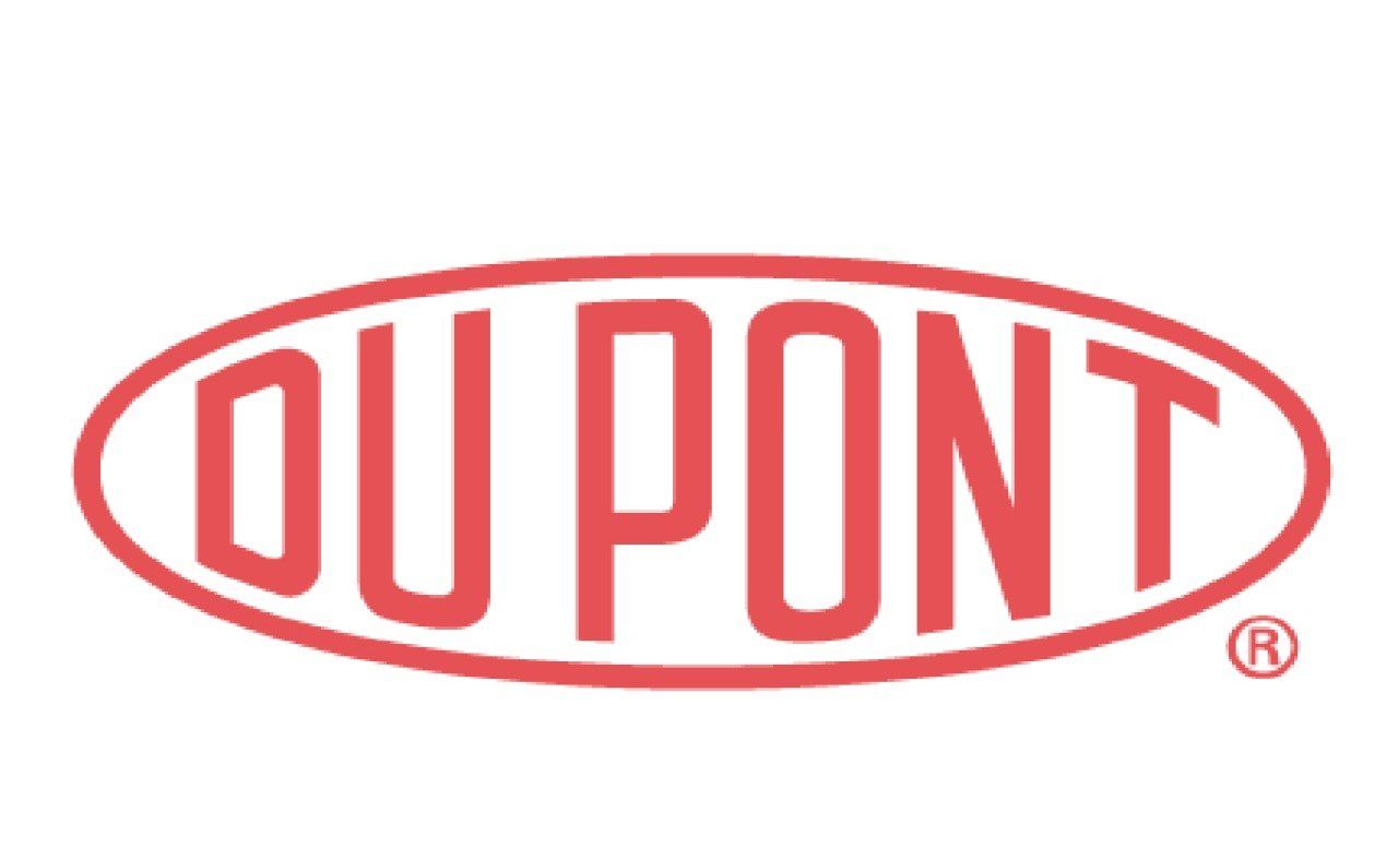 Logotipo de DuPont en letras rojas dentro de un contorno ovalado rojo sobre un fondo blanco.