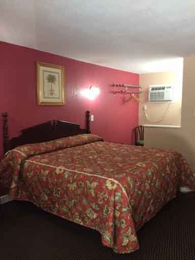 One Bed | Summerville, SC | The Hamilton Motel