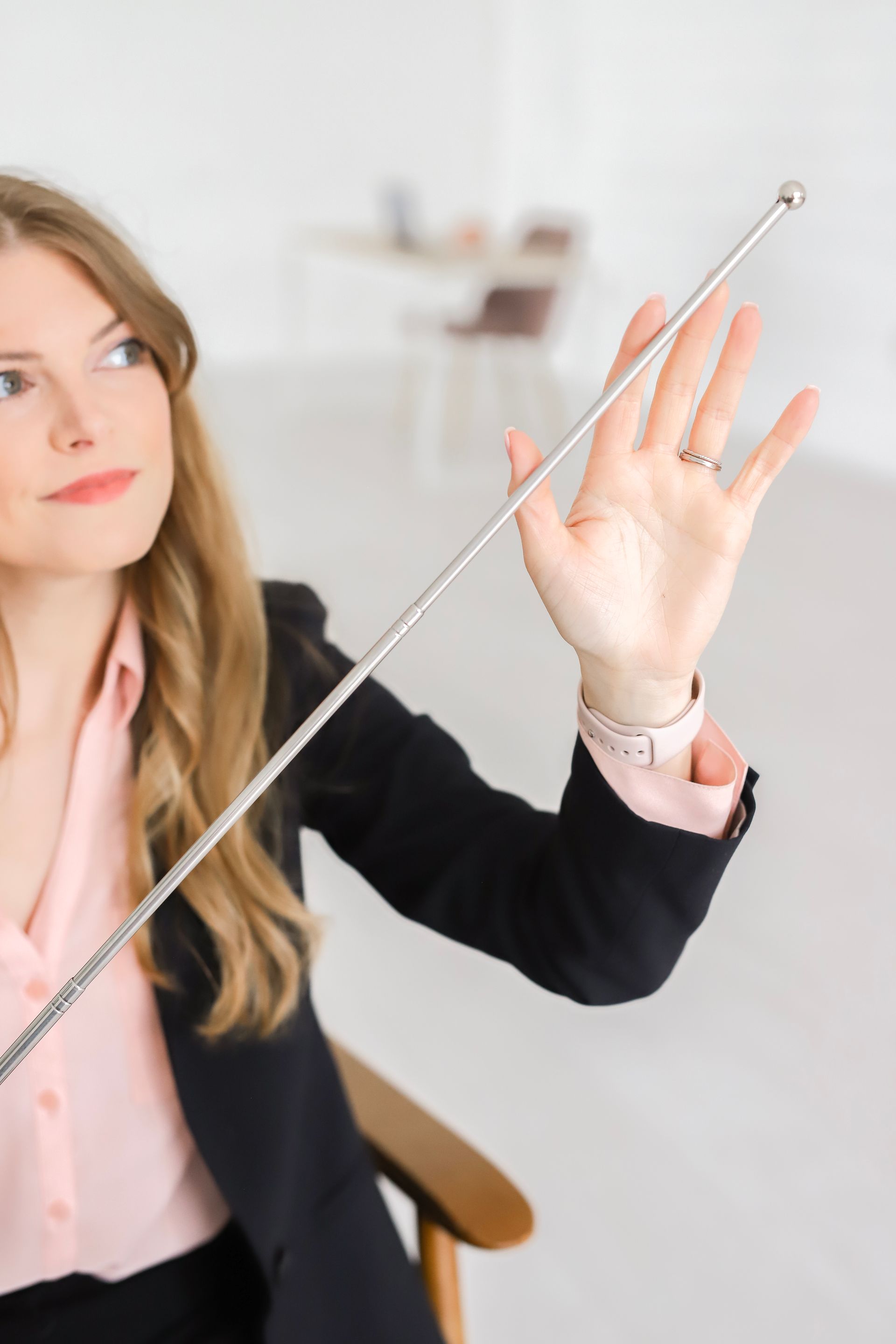 Cherie Spellman Brainspotting consultant holding pointer Brainspotting