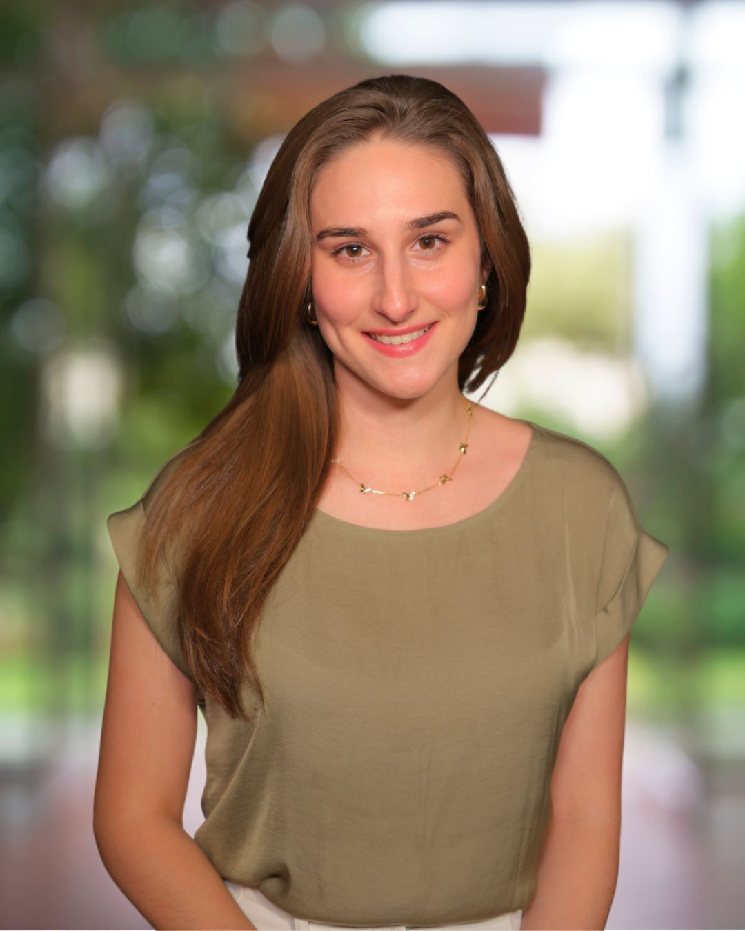 woman smiling welcoming Gianina Casale Dance Movement therapist virtual in Texas
