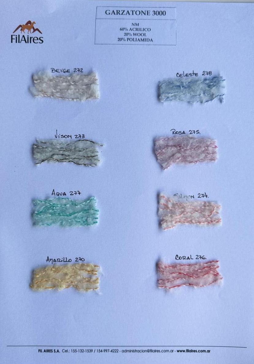 Tarjeta muestraria con nueve muestras de tela en varios colores, etiquetada como 