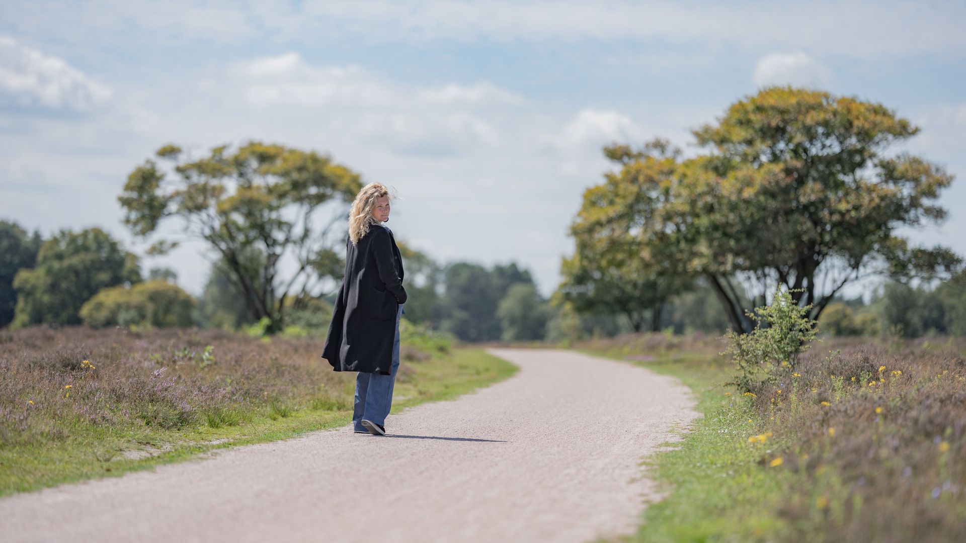 Fotoshoot op de hei, wandelcoaching