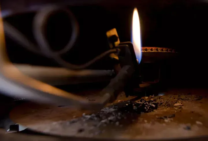 pilot light gas hot water system - guide on how to light pilot light