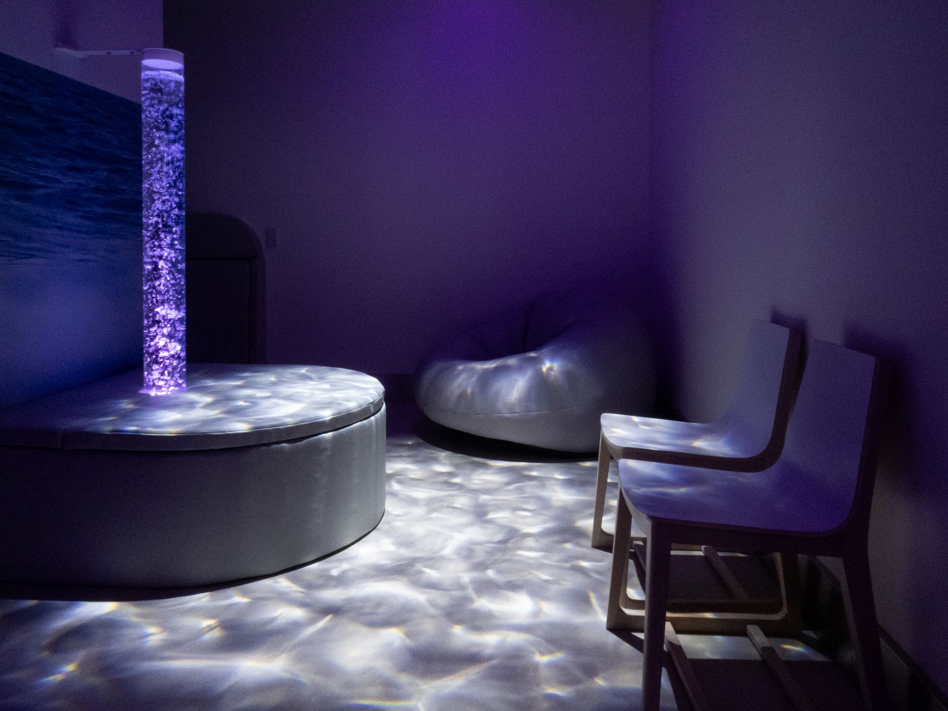 Manchester Airport Terminal 2 Sunflower Zone Sensory Room with Light bubble tube, snow and Infinity Panel Manchester Airport Terminal 2 Sunflower Zone Sensory Room with Light bubble tube, projector lighting