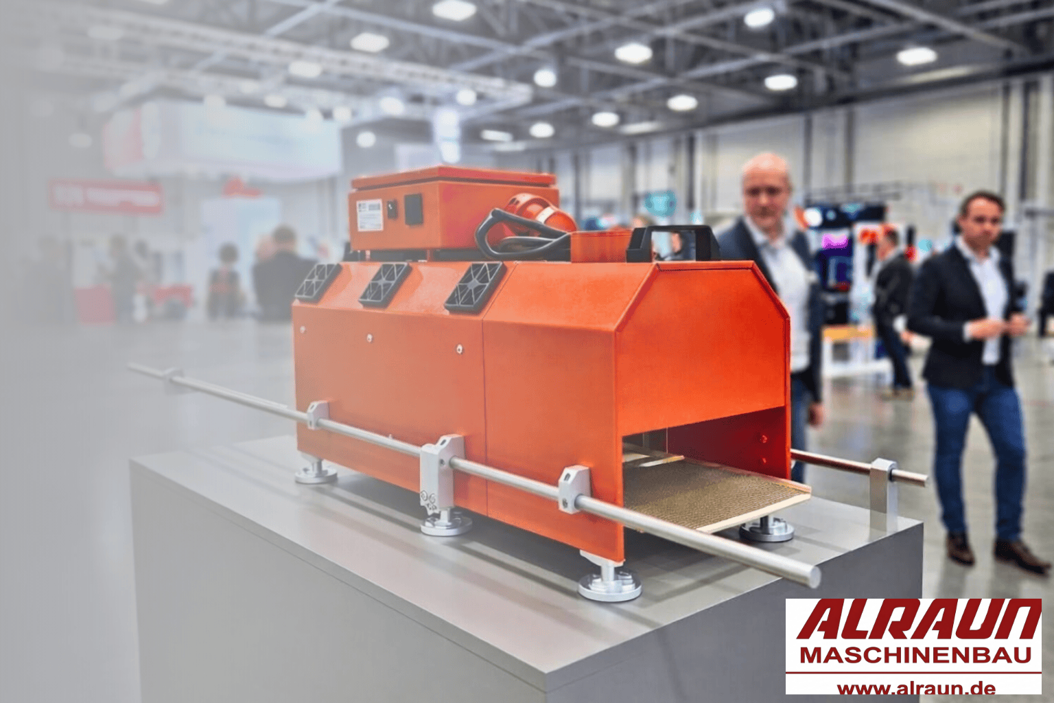 Industrieller Bandtrockner und Trocknungssystem für kontinuierliche Industrieprozesse mit Warmluft-, IR- und NIR-Trocknung