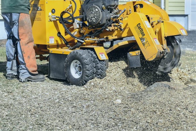 Tree bark mulching machine