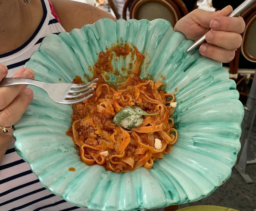 Tagliatelle con sugo di pomodoro