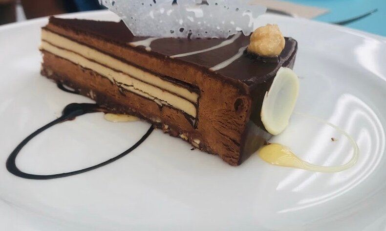 Torta al cioccolato con crema