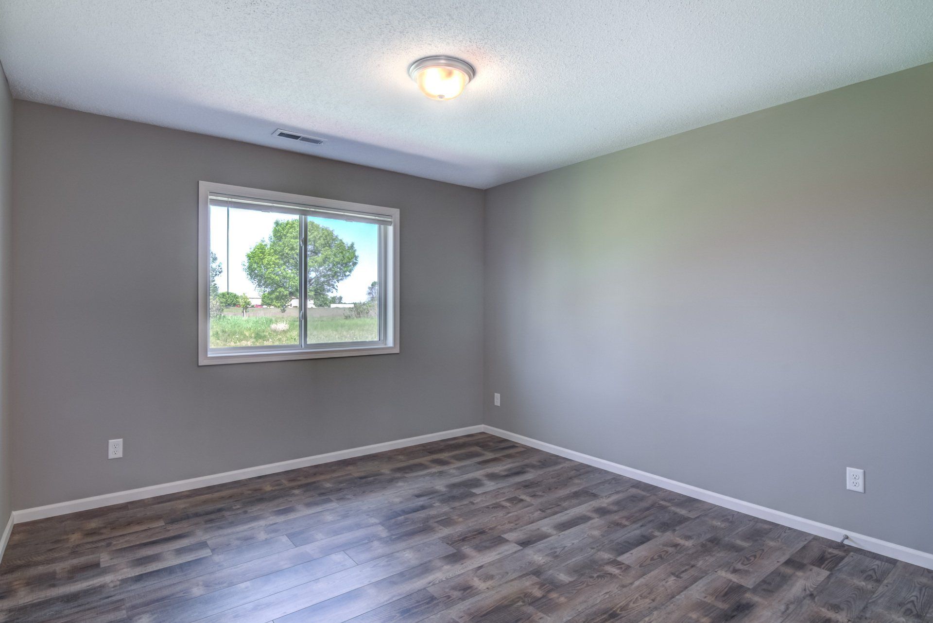 New Richmond bedroom photo angle 2