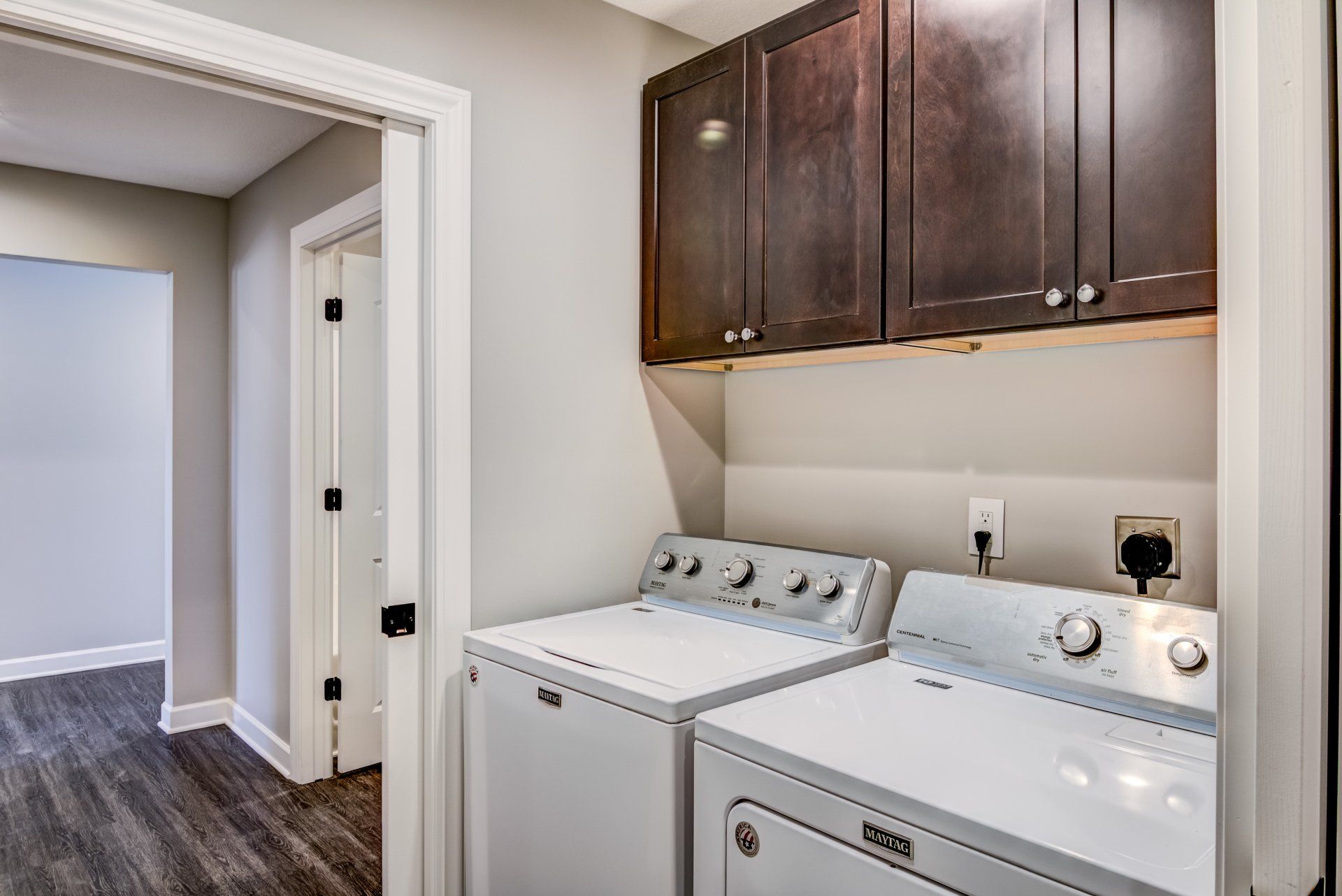 New Richmond Laundry Room Photo