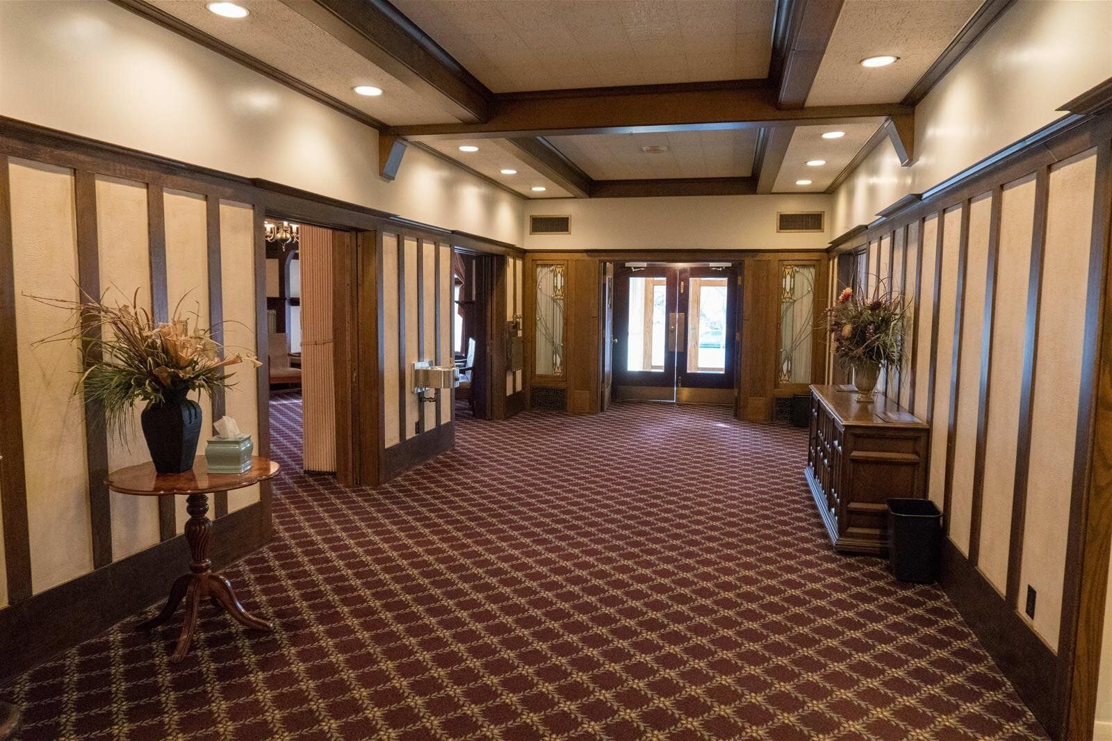 Berg Mortuary of Provo Drawing Room Chapel