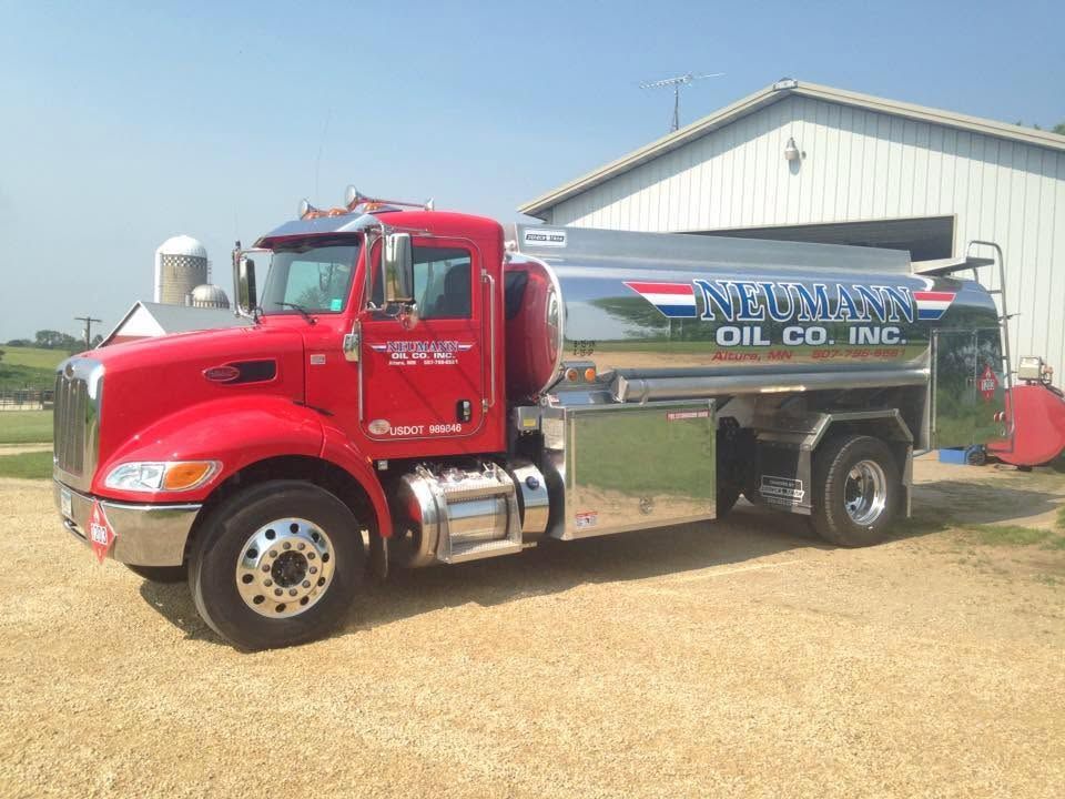 Neumann Oil Company propane truck