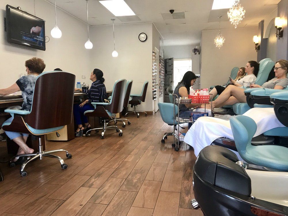 A Room With People Sitting In Chairs — San Diego, CA — Summer Nails and Spa A Room With People Sitting In Chairs — San Diego, CA — Summer Nails and Spa
