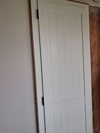 Anta in legno bianco